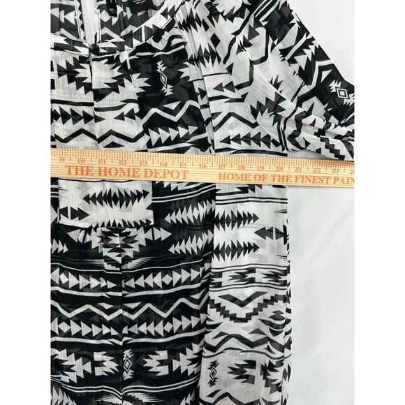 New Directions Aztec Southwestern Top Pleated Sheer Keyhole Black & White Sz L - Picture 7 of 9